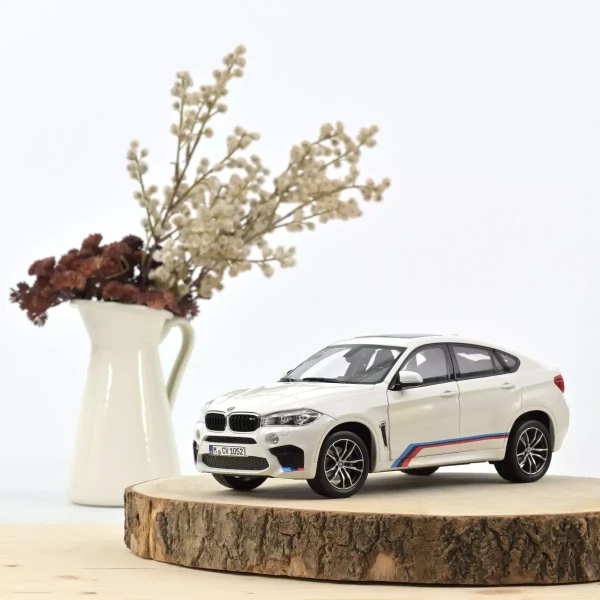 BMW Miniatur X6 M 2015 weiß 1:18
